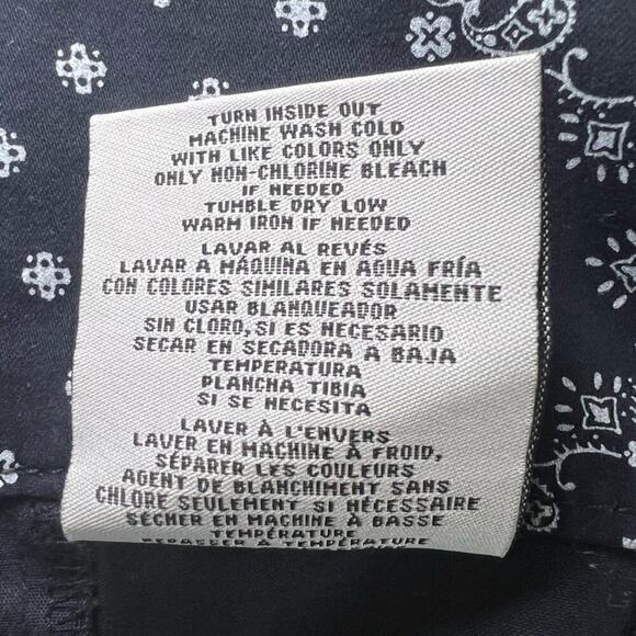 One 5 One Flat Front Bandana Print Shorts Black/White size 22 Boho Hippie Beach - Picture 10 of 10